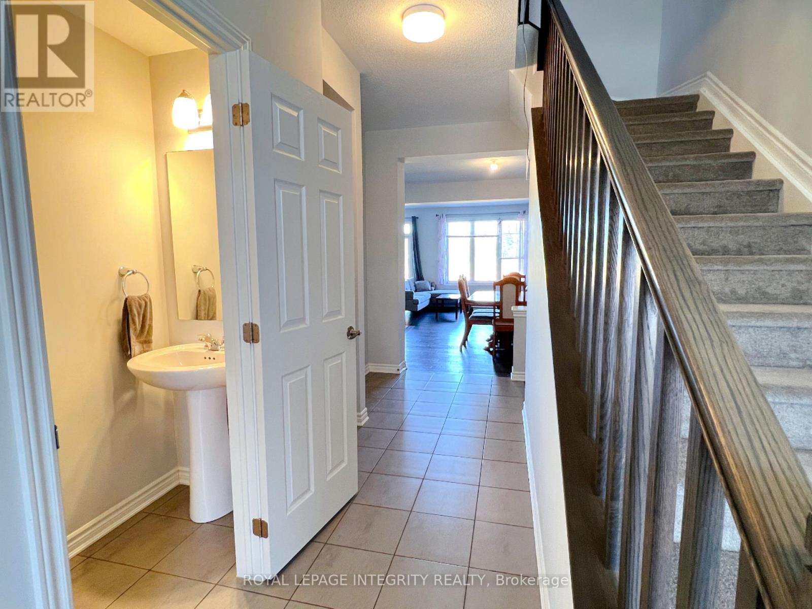 49 Bermondsay Way, Ottawa, Ontario K2S 2Y7 - Photo 3 - X13453036