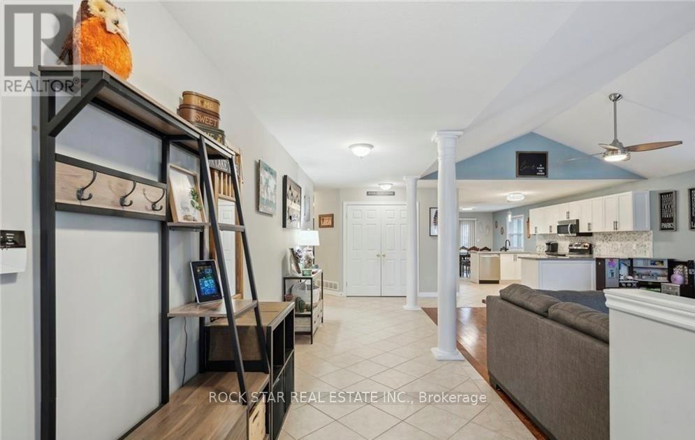 996 Beach Boulevard, Hamilton, Ontario  L8H 6Z4 - Photo 3 - X13452700