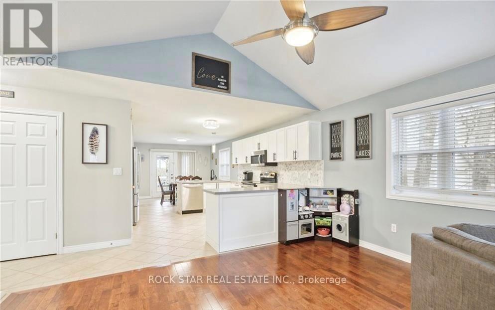 996 Beach Boulevard, Hamilton, Ontario  L8H 6Z4 - Photo 6 - X13452700