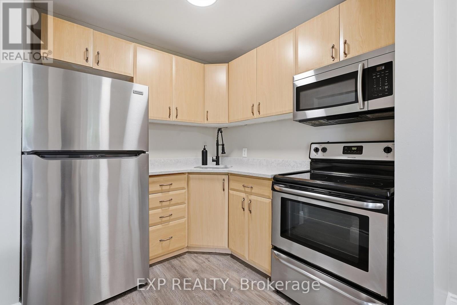 I - 48 Windom Road, Kitchener, Ontario  N2A 2P4 - Photo 4 - X13452734