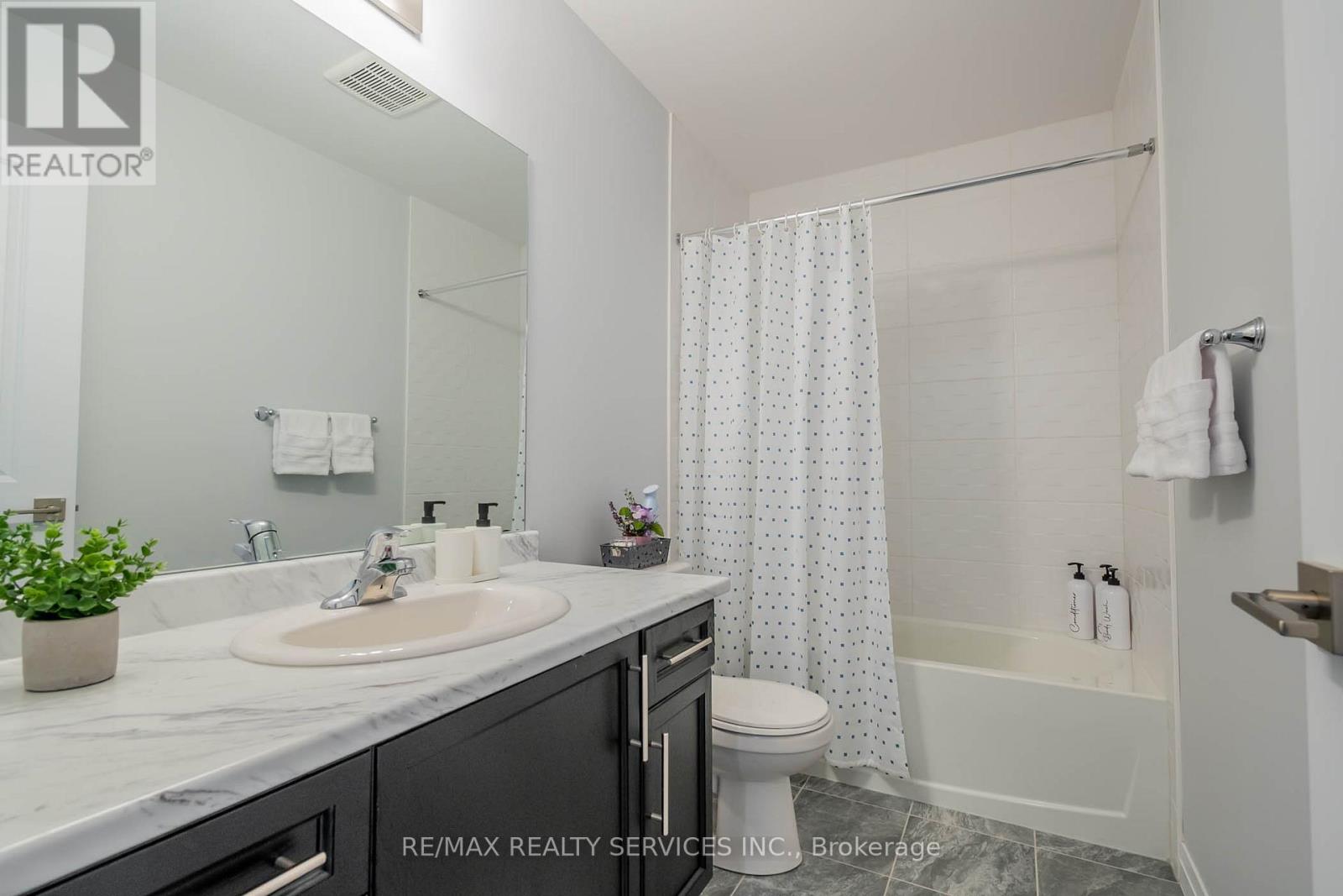 6763 Cropp Street E, Niagara Falls, Ontario  L2E 5J8 - Photo 13 - X13452772