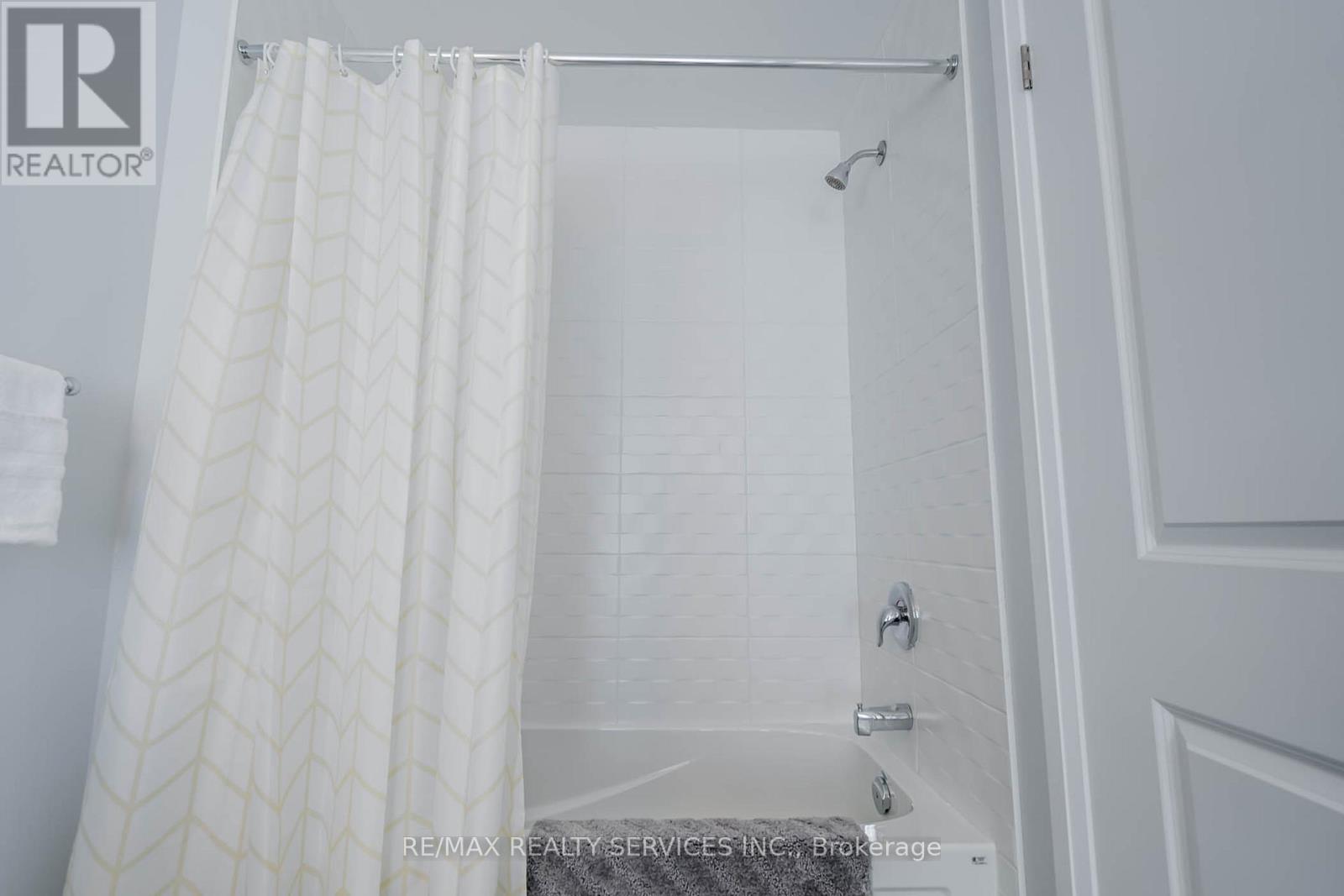 6763 Cropp Street E, Niagara Falls, Ontario  L2E 5J8 - Photo 17 - X13452772