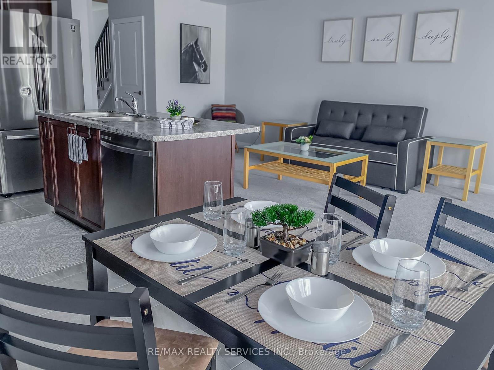 6763 Cropp Street E, Niagara Falls, Ontario  L2E 5J8 - Photo 3 - X13452772