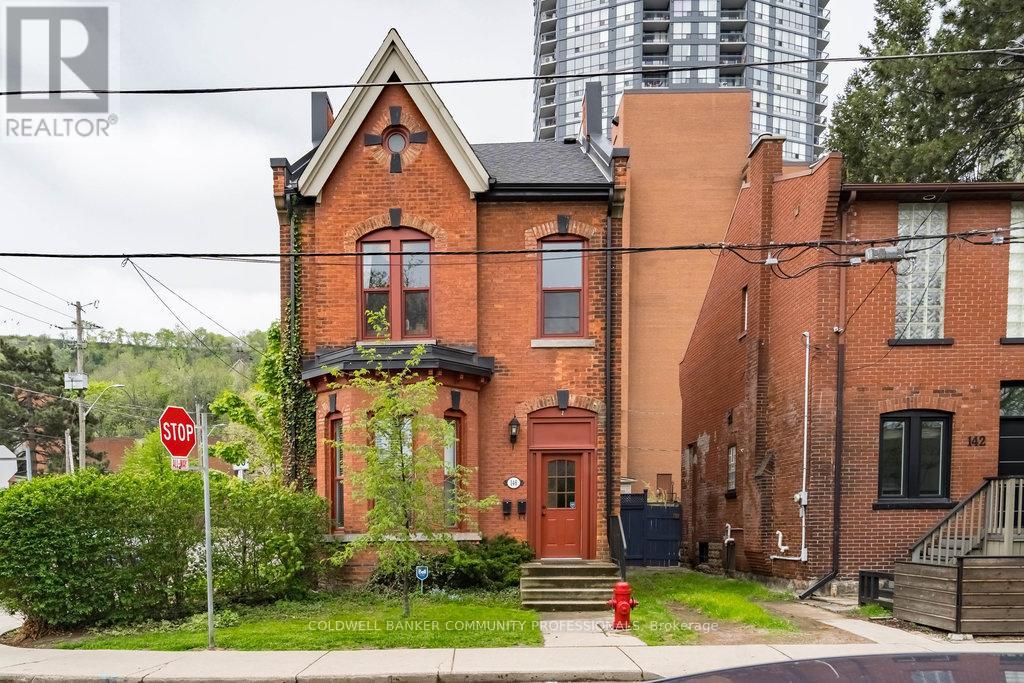 146 FOREST AVENUE, Hamilton, Ontario