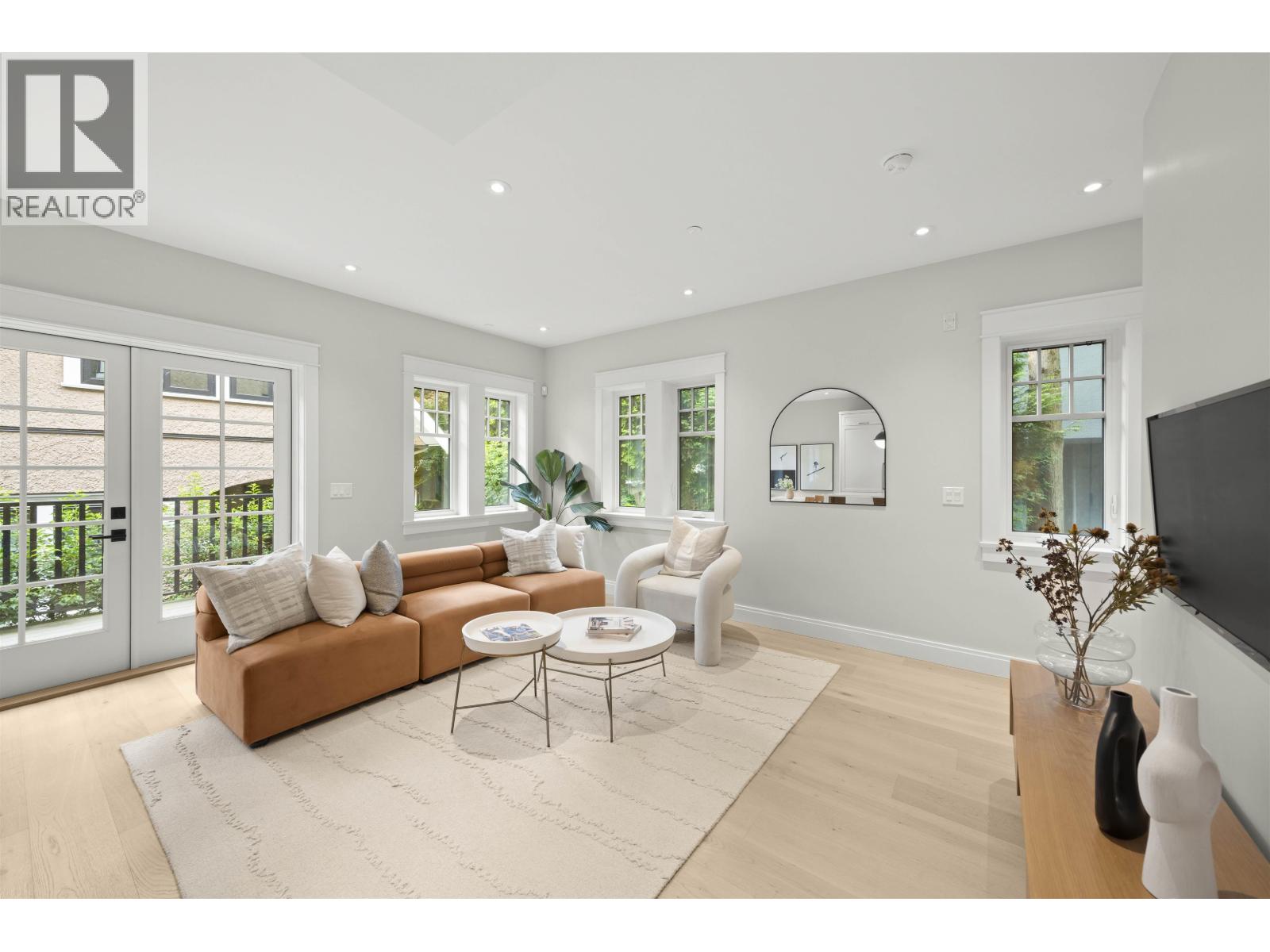 1458 W 45th Avenue, Vancouver, British Columbia  V6M 2H1 - Photo 2 - R3136604