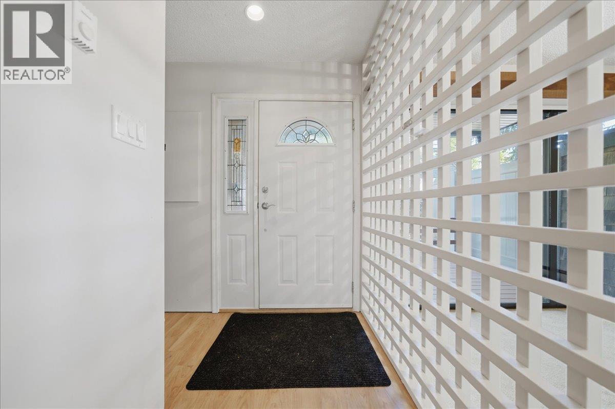 9981 Millburn Court, Burnaby, British Columbia V3N 4M8 - Photo 5 - R3136633