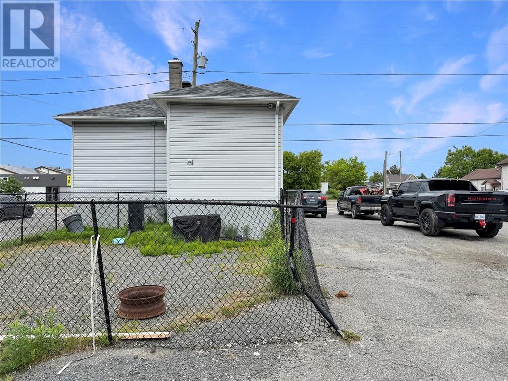 3550 Errington Avenue, Chelmsford, Ontario  P0M 1L0 - Photo 4 - 2128582