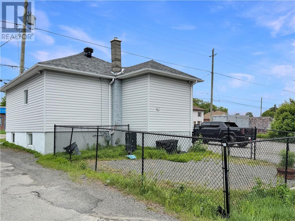 3550 Errington Avenue, Chelmsford, Ontario  P0M 1L0 - Photo 3 - 2128582