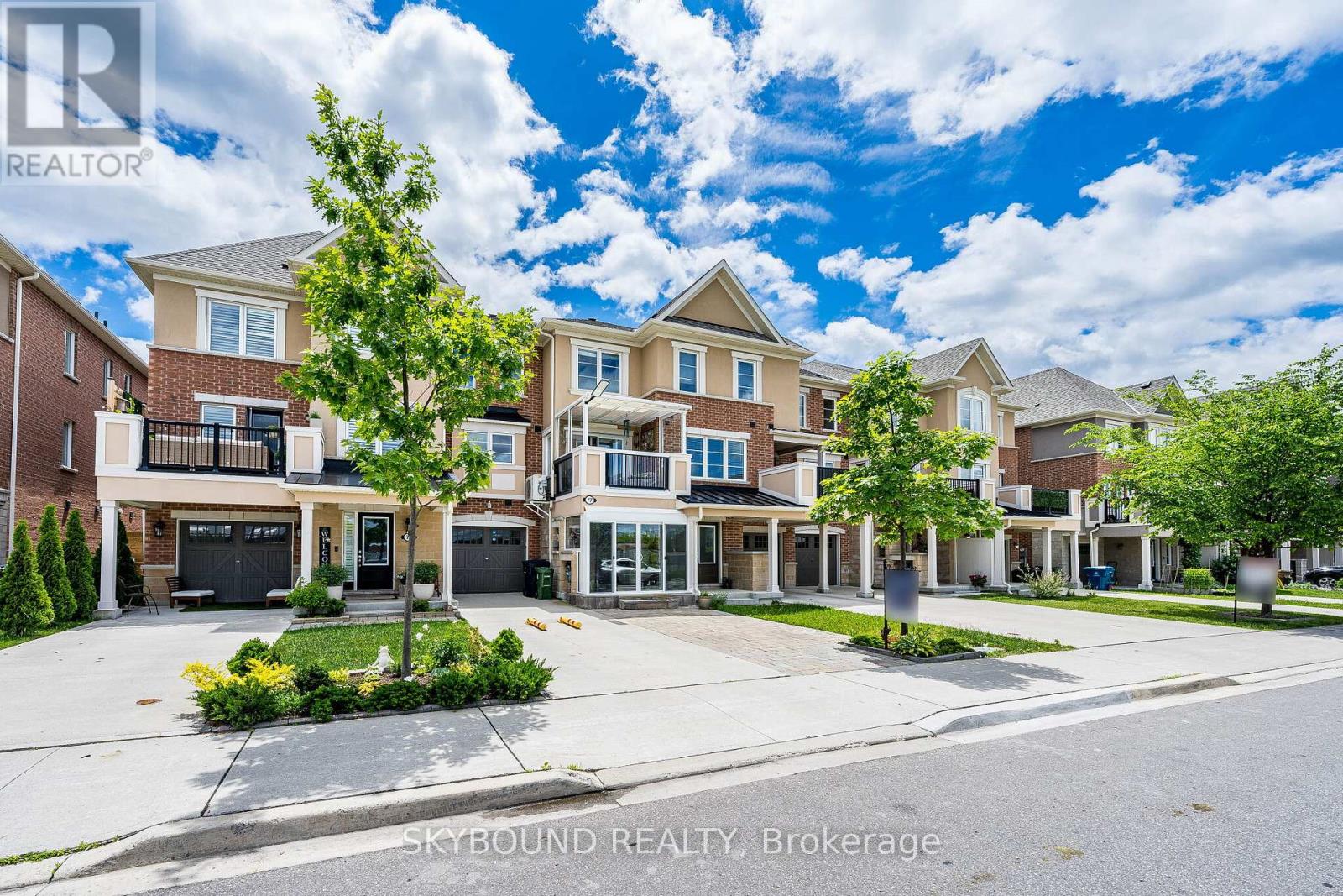 77 CLEANSIDE ROAD, Toronto, Ontario