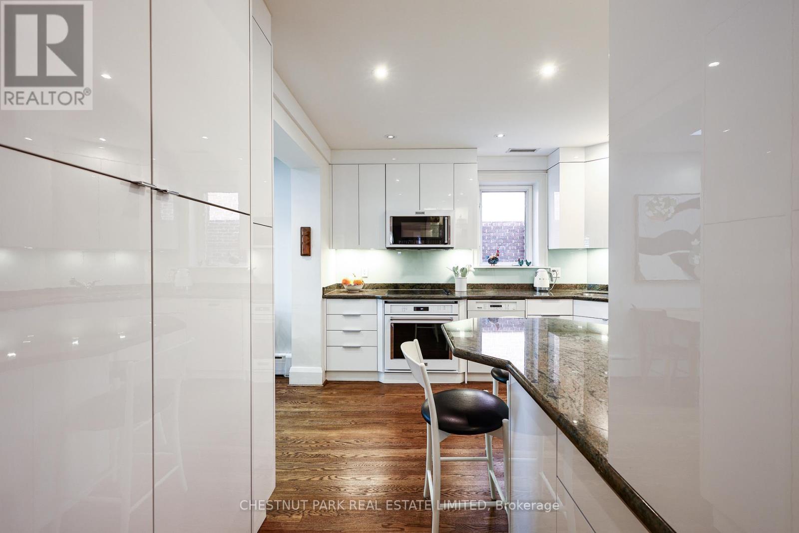 74 Chatsworth Drive, Toronto, Ontario  M4R 1R7 - Photo 16 - C13453012
