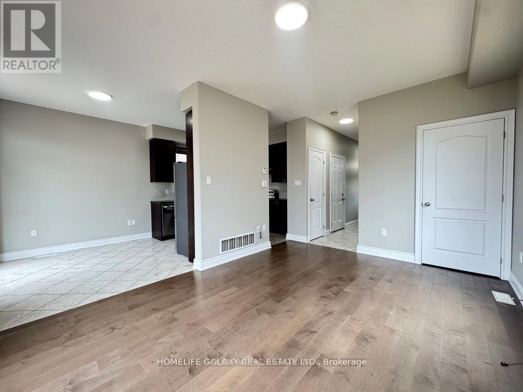 86 Nathan Crescent, Barrie, Ontario  L4N 0S2 - Photo 11 - S13452940