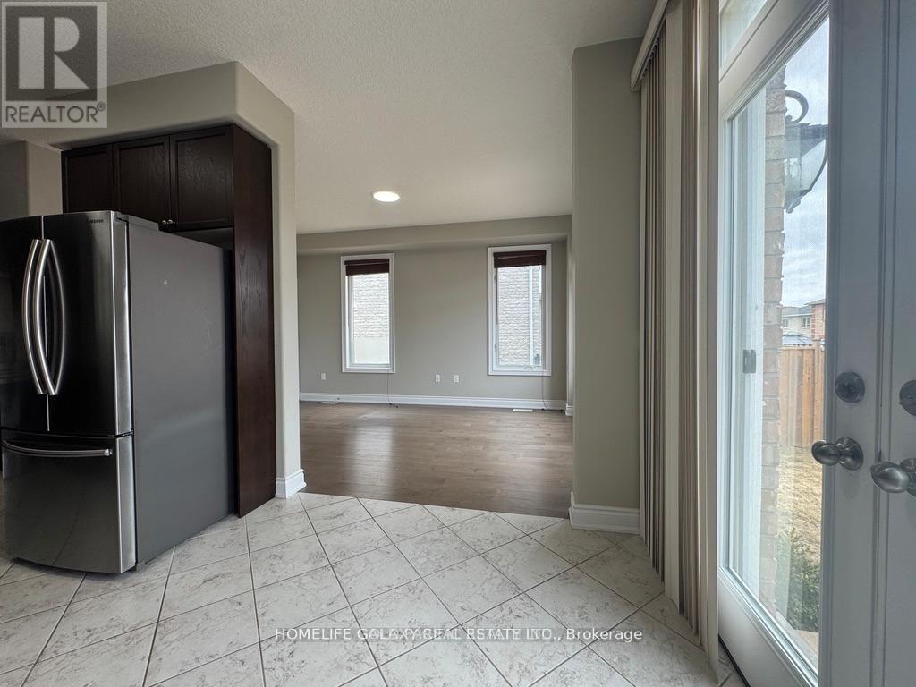 86 Nathan Crescent, Barrie, Ontario  L4N 0S2 - Photo 6 - S13452940
