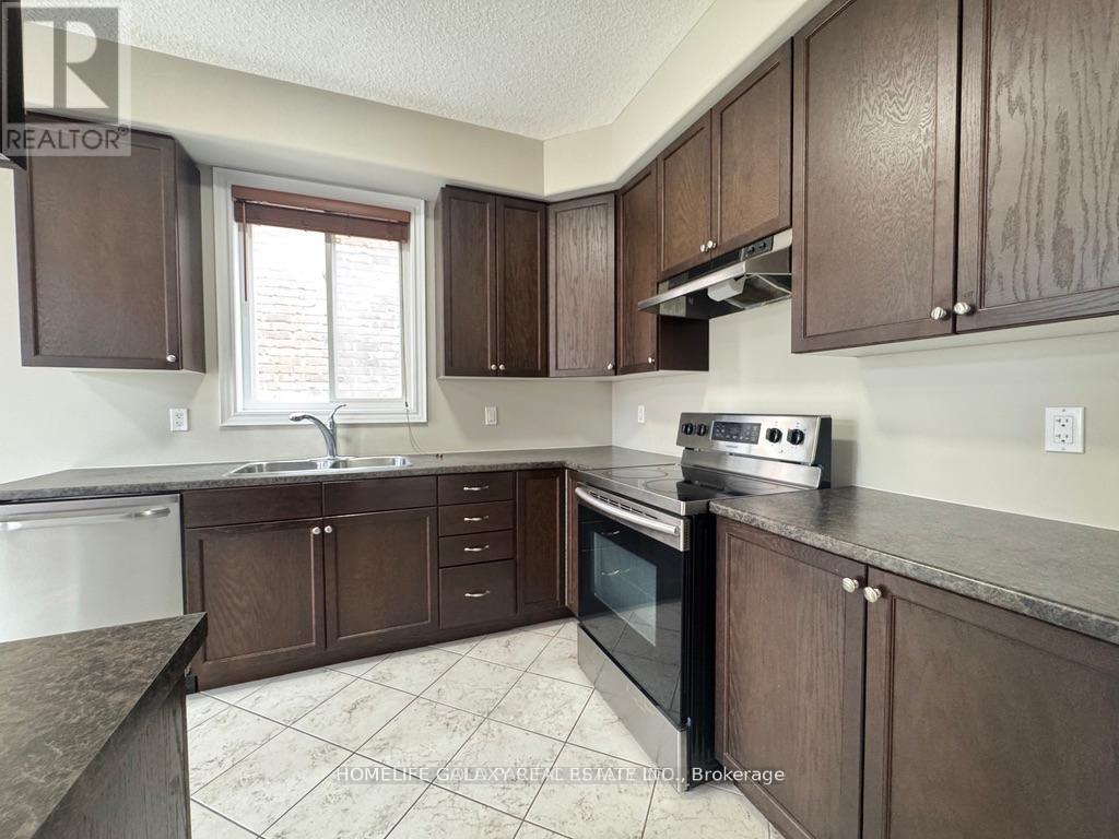 86 Nathan Crescent, Barrie, Ontario  L4N 0S2 - Photo 7 - S13452940