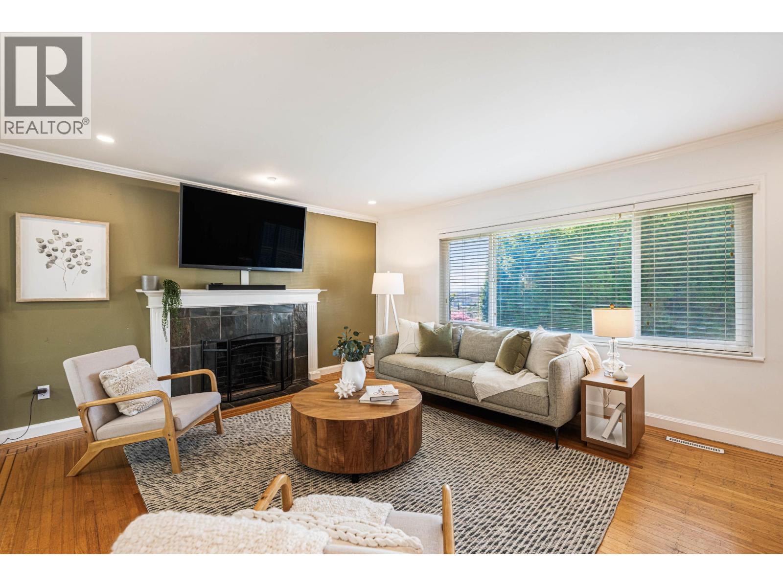 8326 Royal Oak Avenue, Burnaby, British Columbia  V5J 4L2 - Photo 4 - R3103943
