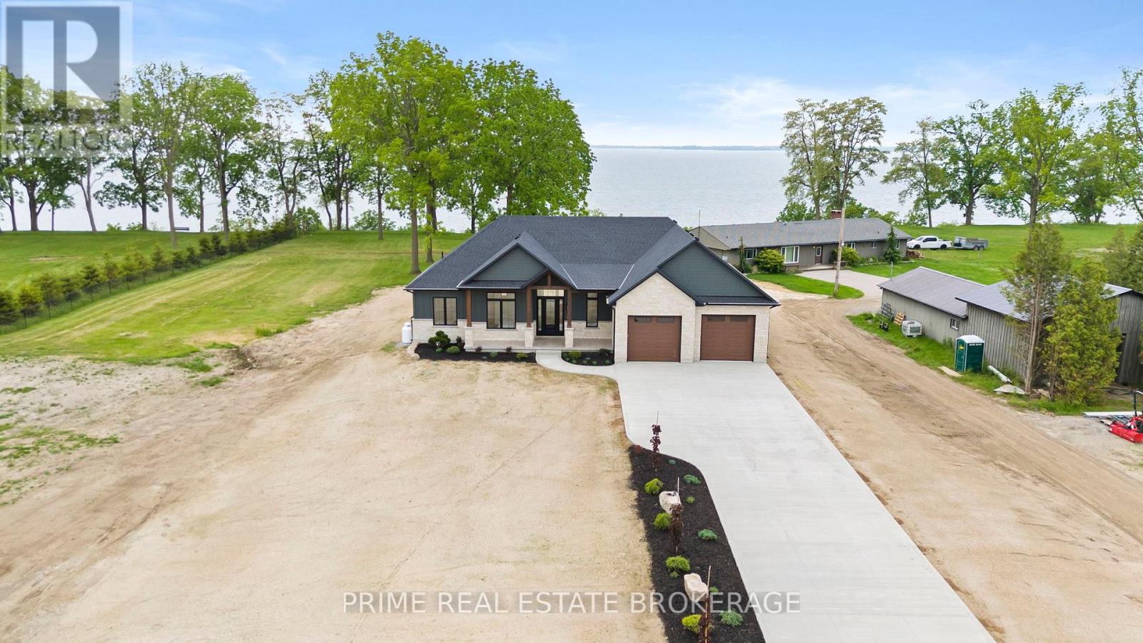 25 BLACK WALNUT DRIVE, Norfolk, Ontario