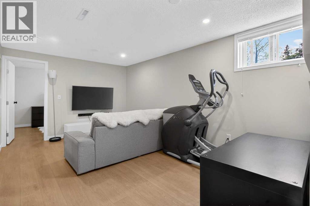 6132 33 Avenue Nw, Calgary, Alberta  T3B 2K5 - Photo 25 - A2320757