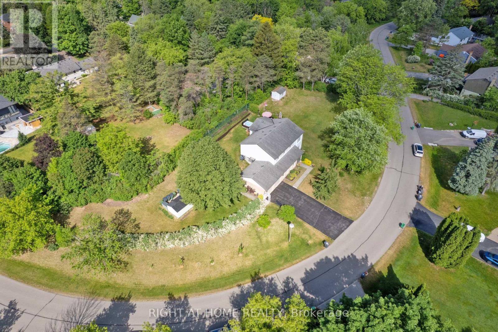 10 MUNRO STREET, Caledon, Ontario