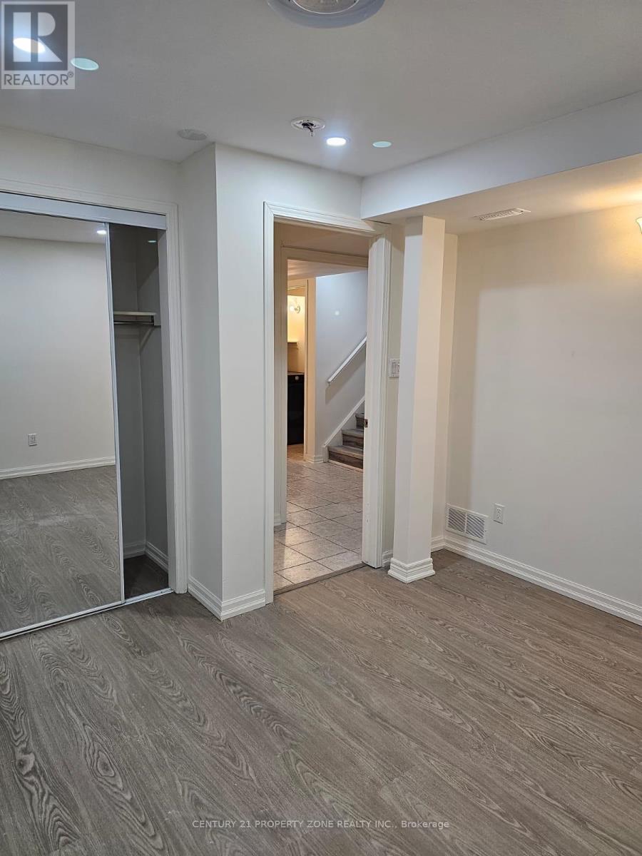 11 Chalkfarm Crescent, Brampton, Ontario  L7A 3V8 - Photo 5 - W13453058