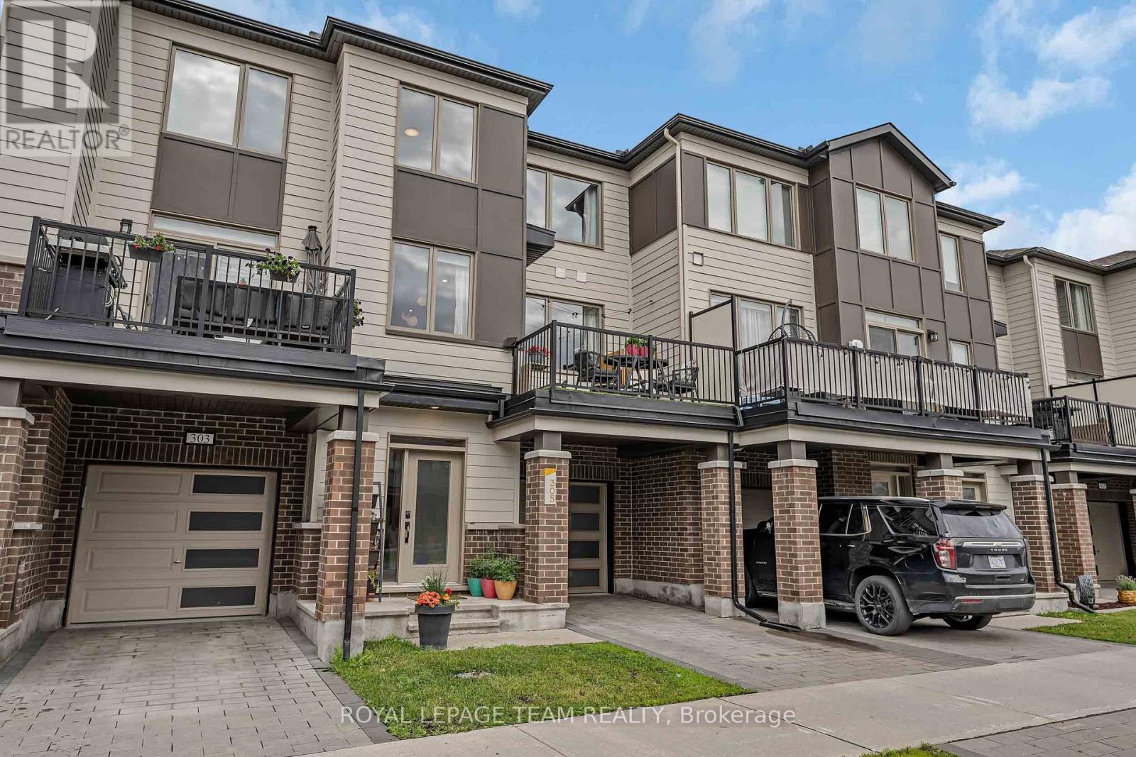 305 SQUADRON CRESCENT, Ottawa, Ontario