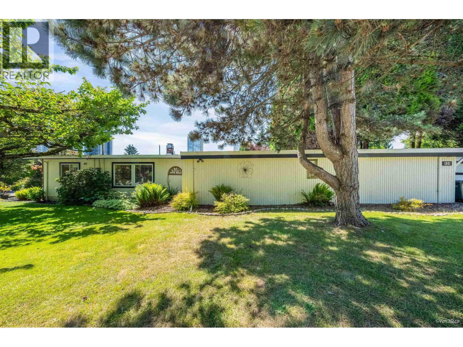 529 Appian Way, Coquitlam, British Columbia  V3J 2A6 - Photo 4 - C8079655
