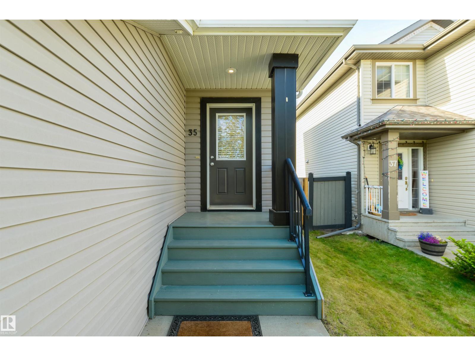 35 Rue Montalet, Beaumont, Alberta  T4X 0G1 - Photo 2 - E4493936