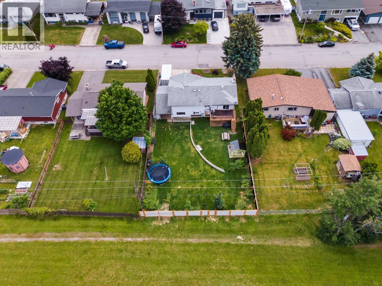 2408 Birch Street, Creston, British Columbia  V0B 1G5 - Photo 2 - 10391580