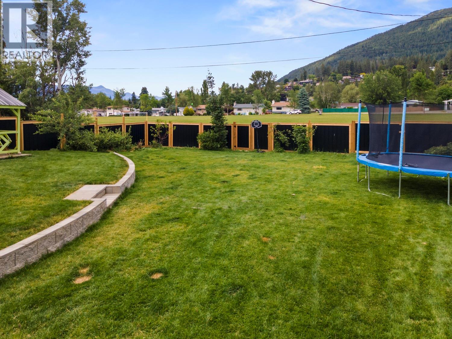 2408 Birch Street, Creston, British Columbia  V0B 1G5 - Photo 19 - 10391580