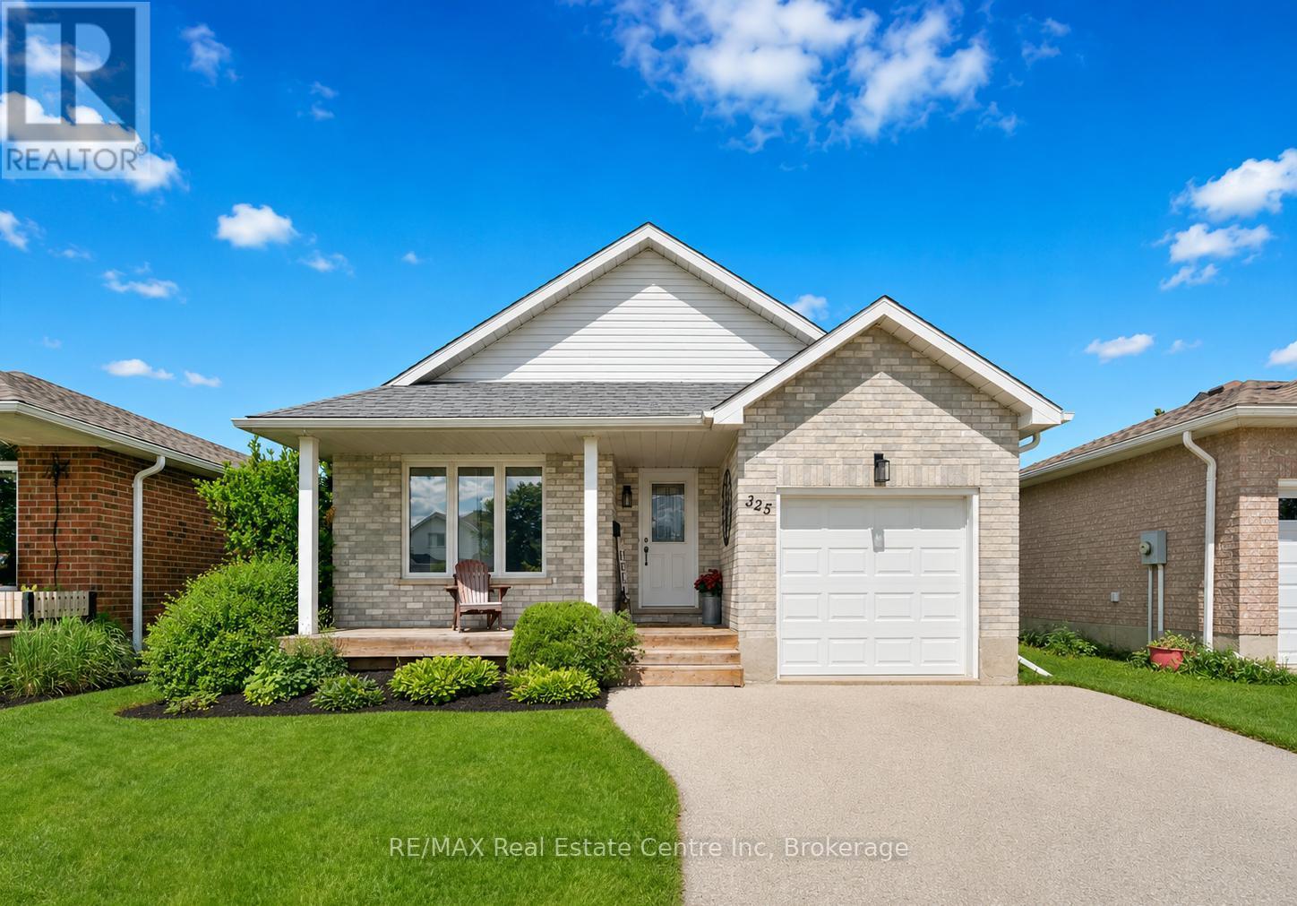325 TAIT CRESCENT, Centre Wellington, Ontario