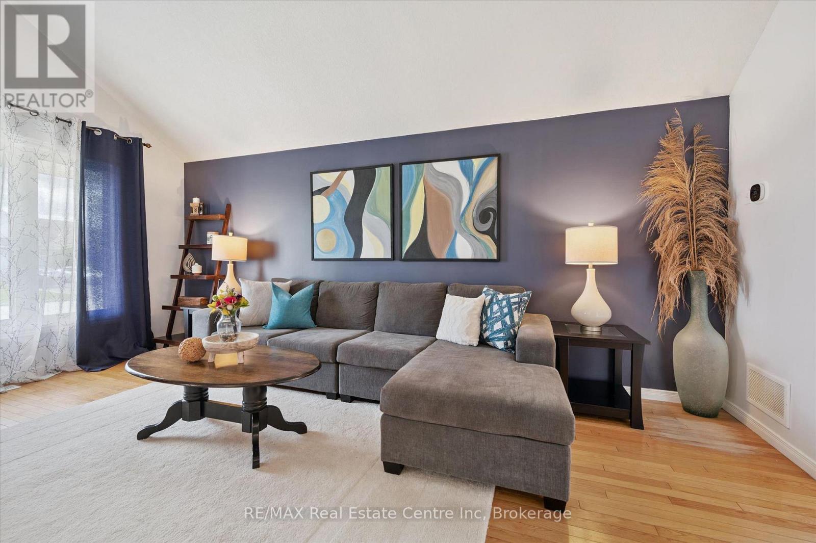 325 Tait Crescent, Centre Wellington, Ontario  N1M 3P8 - Photo 3 - X13453064