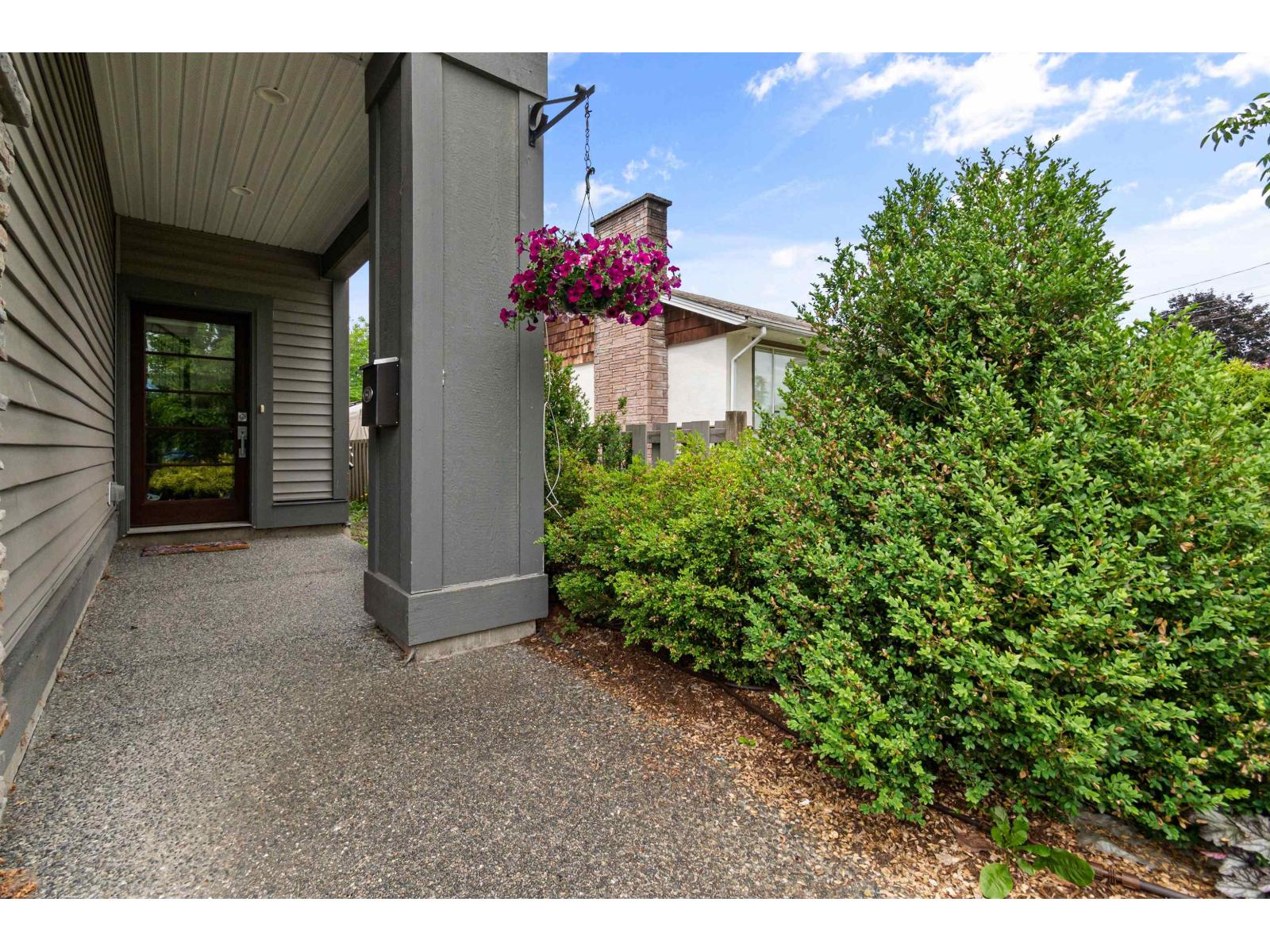 9239 Mcnaught Road, Chilliwack Proper East, Chilliwack, British Columbia  V2P 6E7 - Photo 4 - R3135239