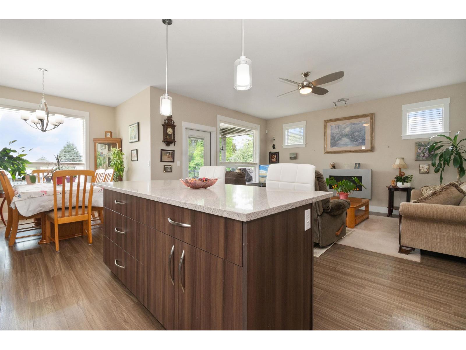 9239 Mcnaught Road, Chilliwack Proper East, Chilliwack, British Columbia  V2P 6E7 - Photo 6 - R3135239
