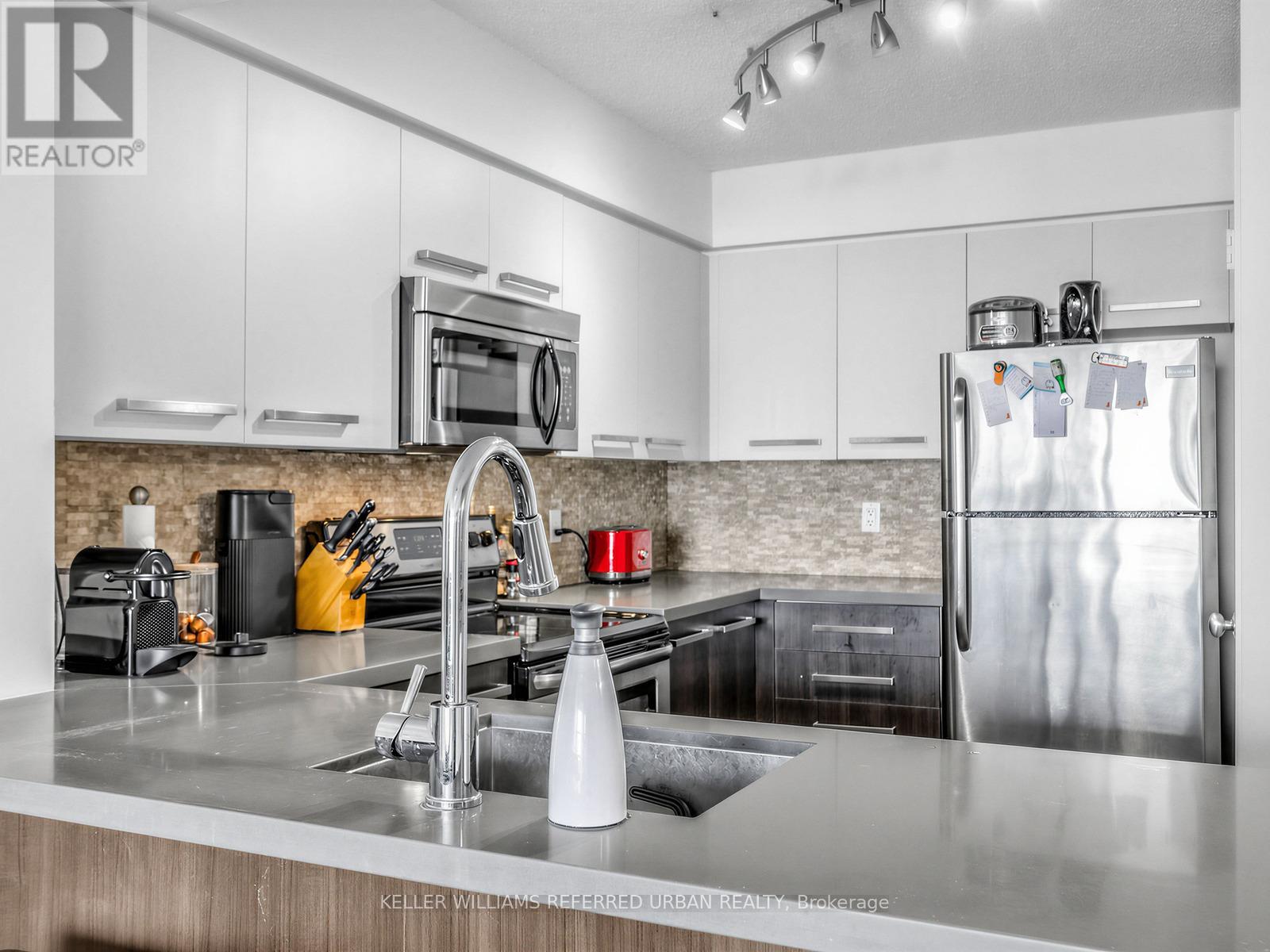 1208 - 11 St Joseph Street, Toronto, Ontario M4Y 3G4 - Photo 10 - C13453174