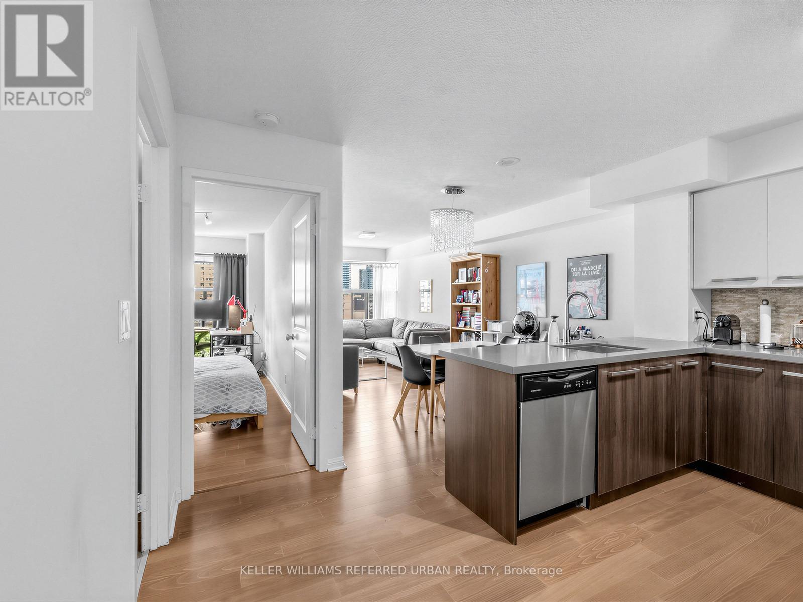 1208 - 11 St Joseph Street, Toronto, Ontario M4Y 3G4 - Photo 4 - C13453174