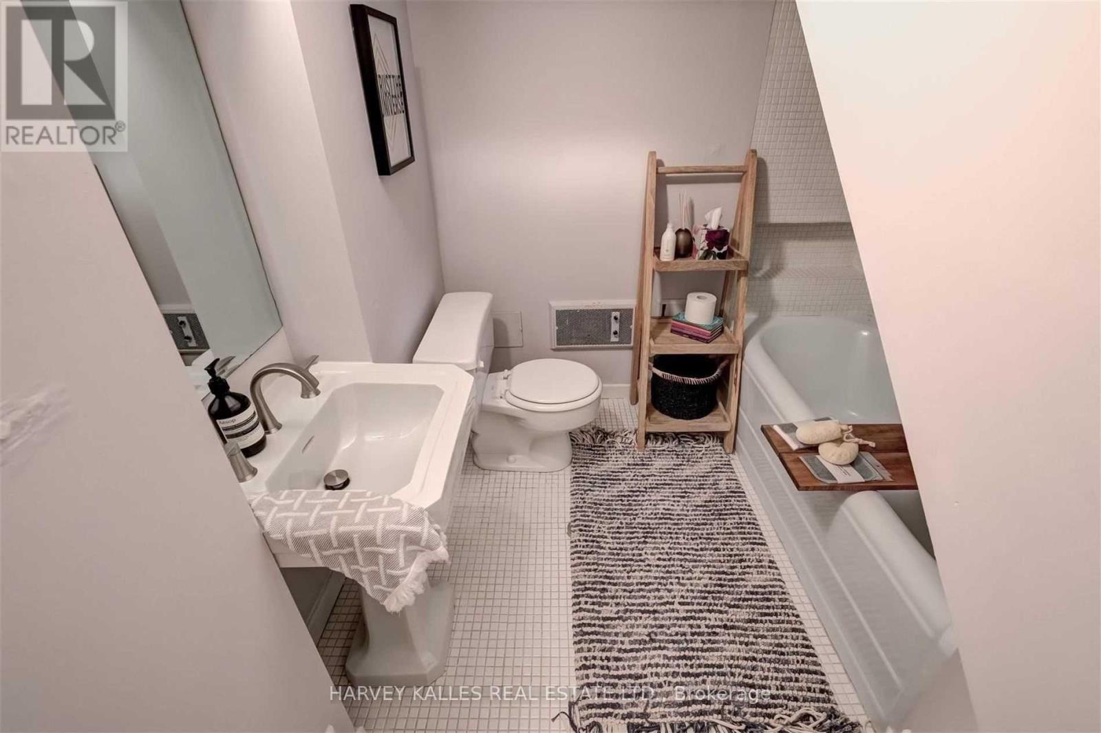 23 Donwoods Drive, Toronto, Ontario  M4N 2E9 - Photo 27 - C13453250