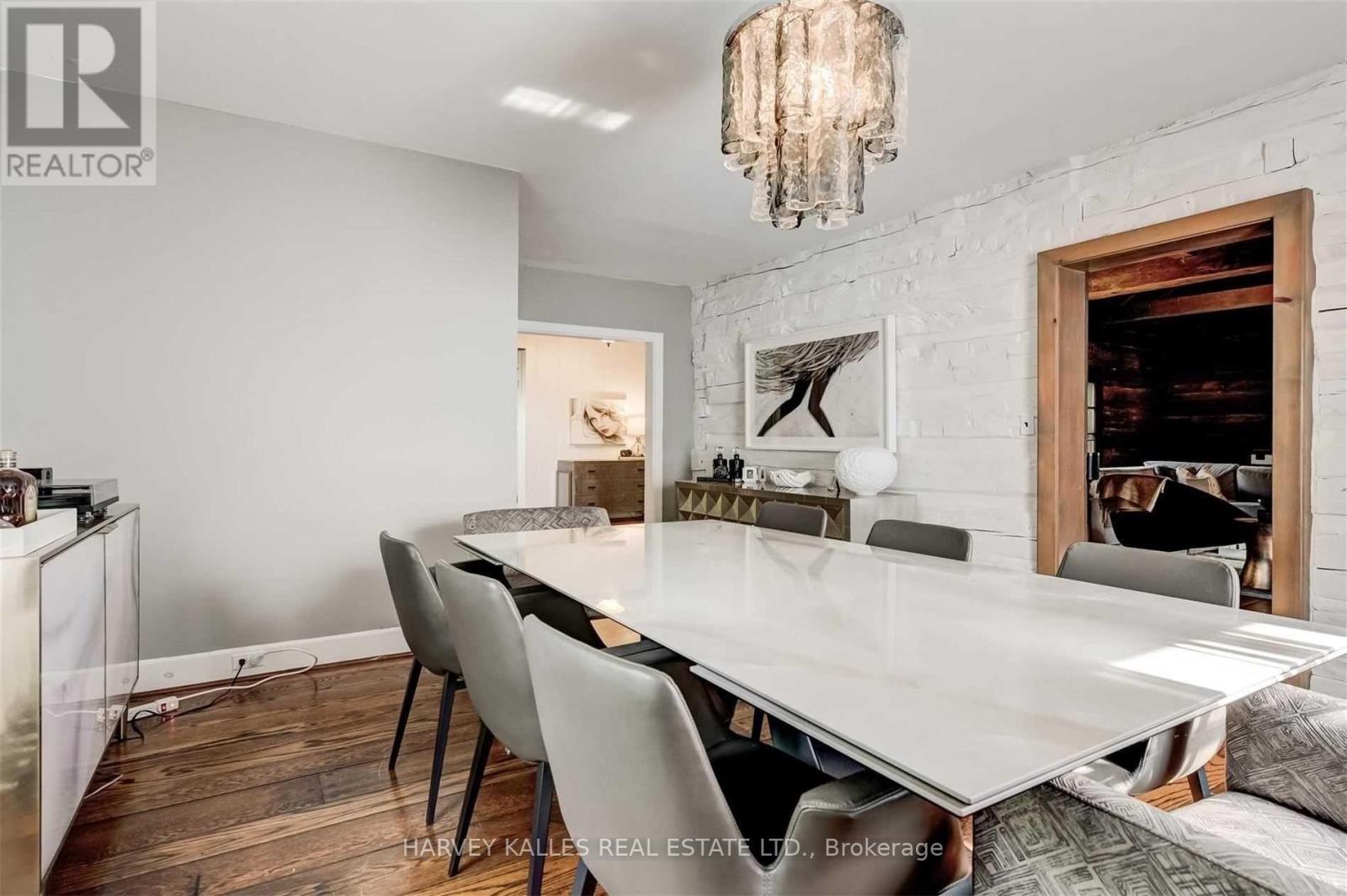 23 Donwoods Drive, Toronto, Ontario  M4N 2E9 - Photo 9 - C13453250