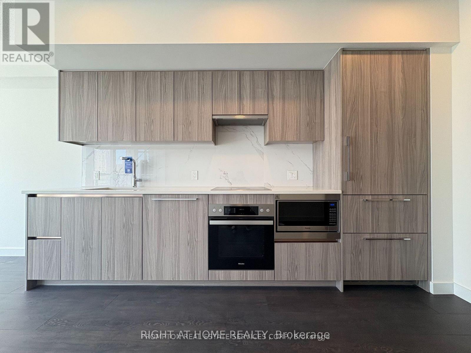 315 - 1 Concord Cityplace Way, Toronto, Ontario  M5V 0X3 - Photo 5 - C13453292
