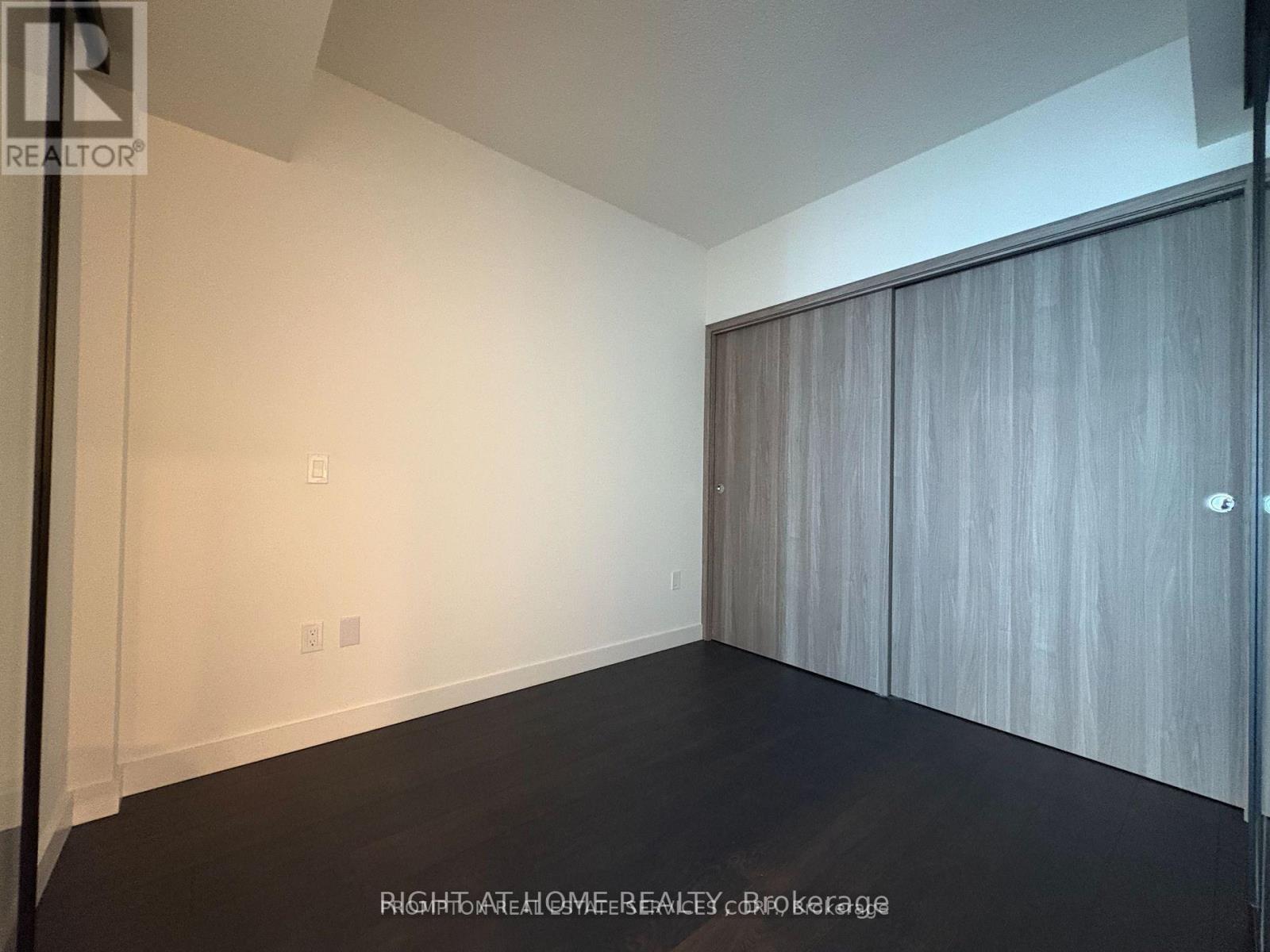 315 - 1 Concord Cityplace Way, Toronto, Ontario  M5V 0X3 - Photo 8 - C13453292