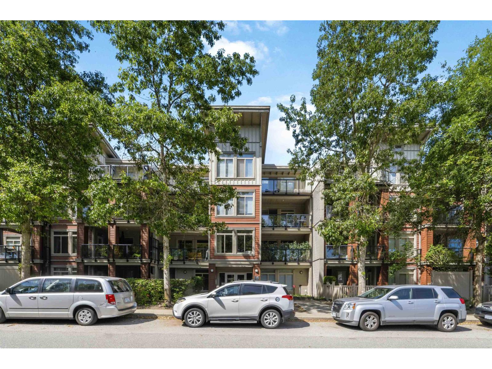 421 15385 101A AVENUE, Surrey, British Columbia