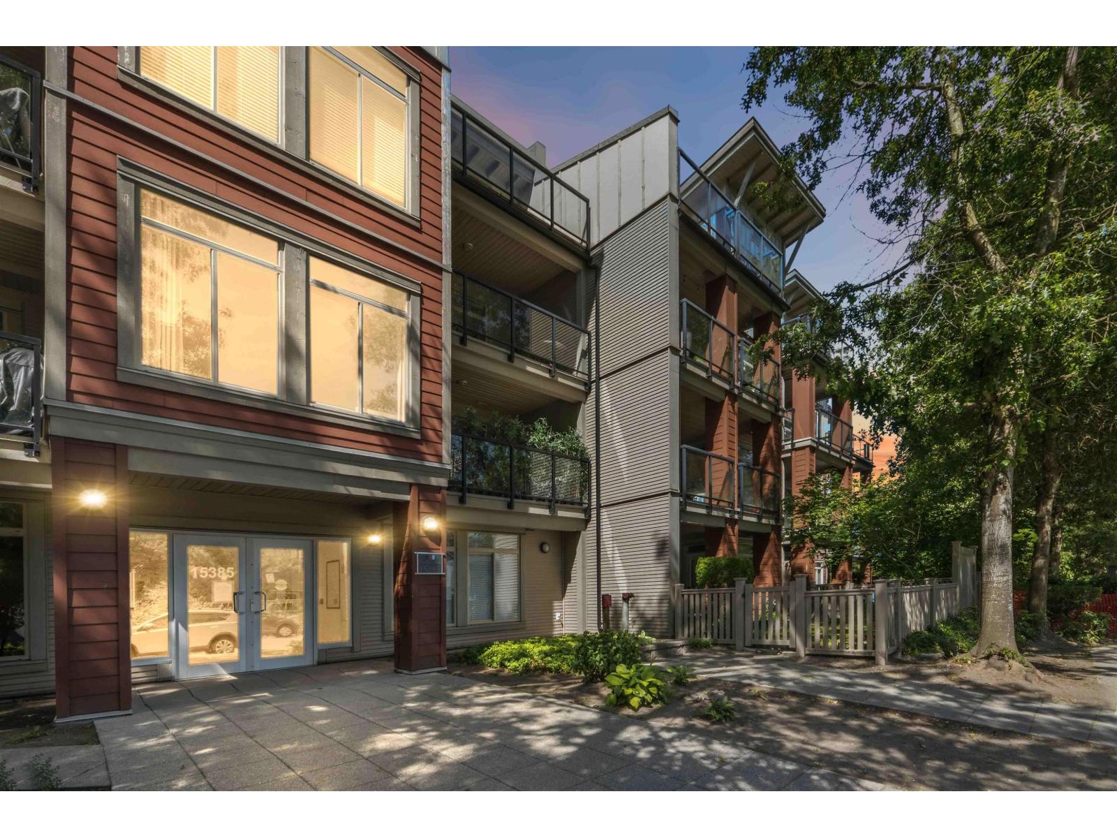 421 15385 101a Avenue, Surrey, British Columbia  V3R 0B4 - Photo 2 - R3136545