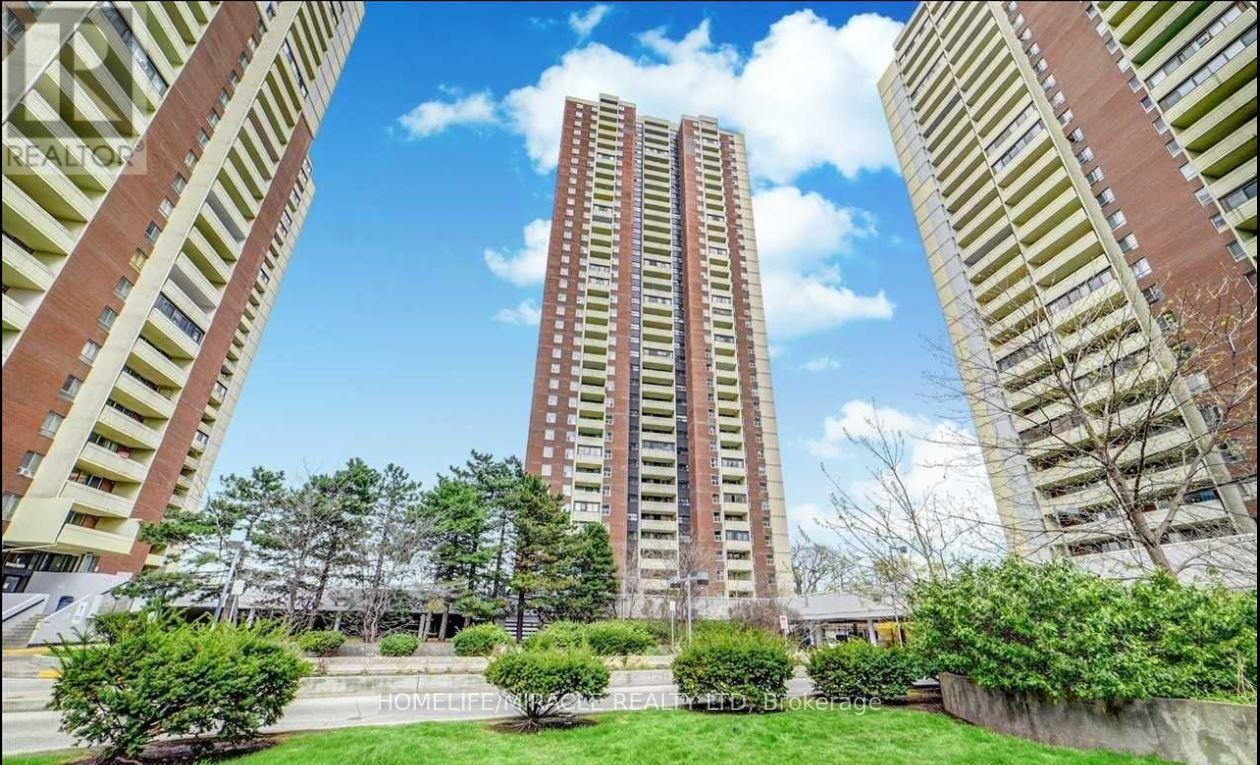 1009 - 1 MASSEY SQUARE, Toronto, Ontario