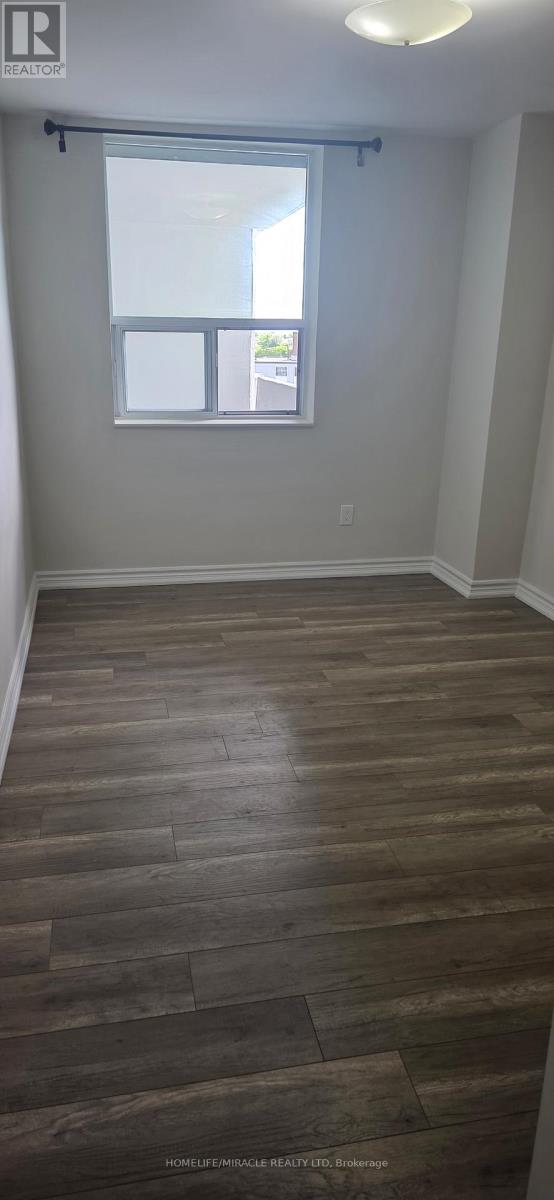 1009 - 1 Massey Square, Toronto, Ontario  M4C 5L4 - Photo 10 - E13453172
