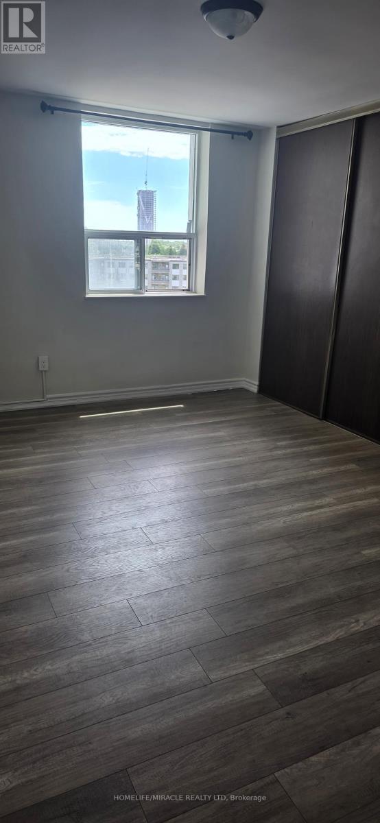 1009 - 1 Massey Square, Toronto, Ontario  M4C 5L4 - Photo 11 - E13453172