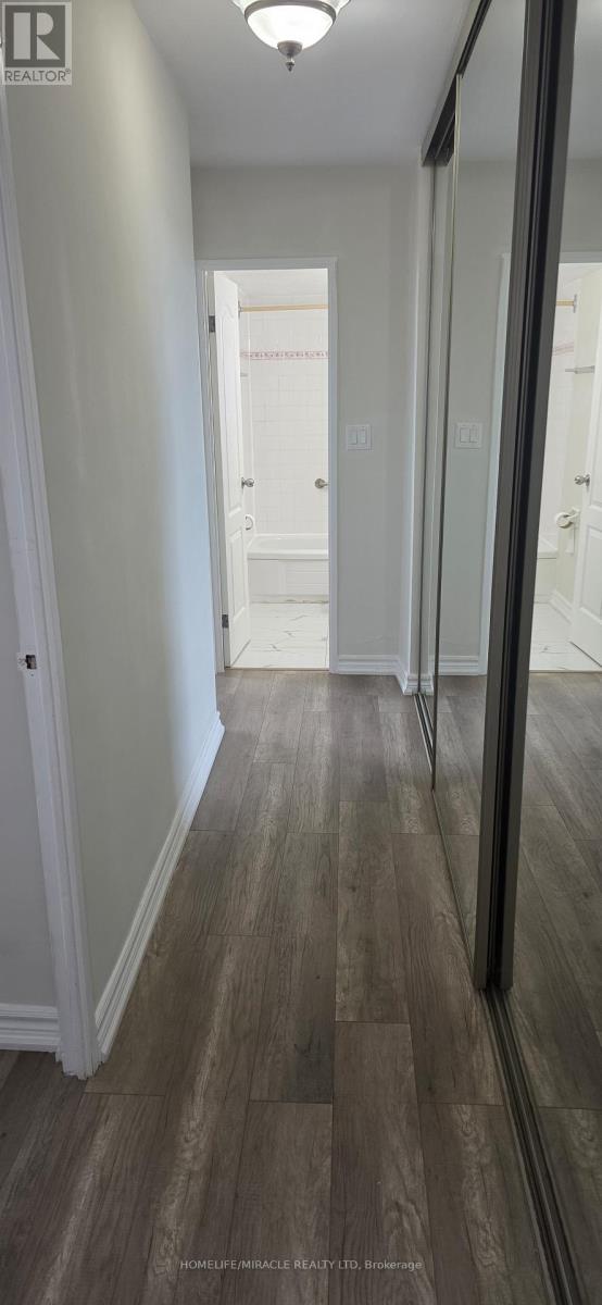 1009 - 1 Massey Square, Toronto, Ontario  M4C 5L4 - Photo 12 - E13453172