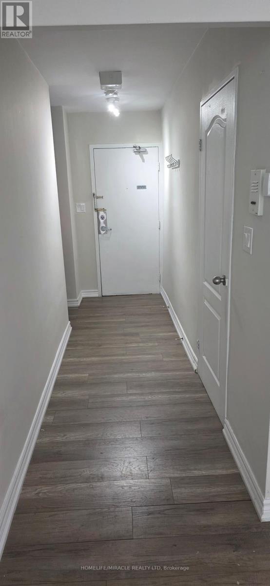 1009 - 1 Massey Square, Toronto, Ontario  M4C 5L4 - Photo 4 - E13453172