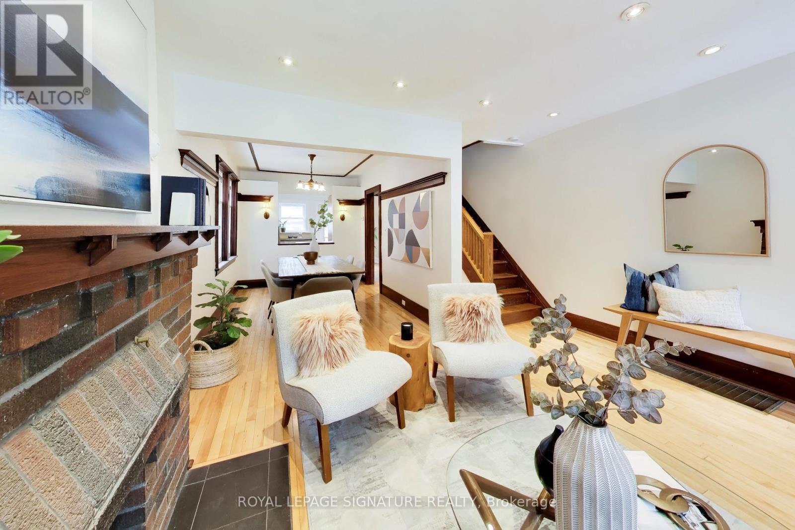 2102 Gerrard Street E, Toronto, Ontario  M4E 2B8 - Photo 2 - E13453176