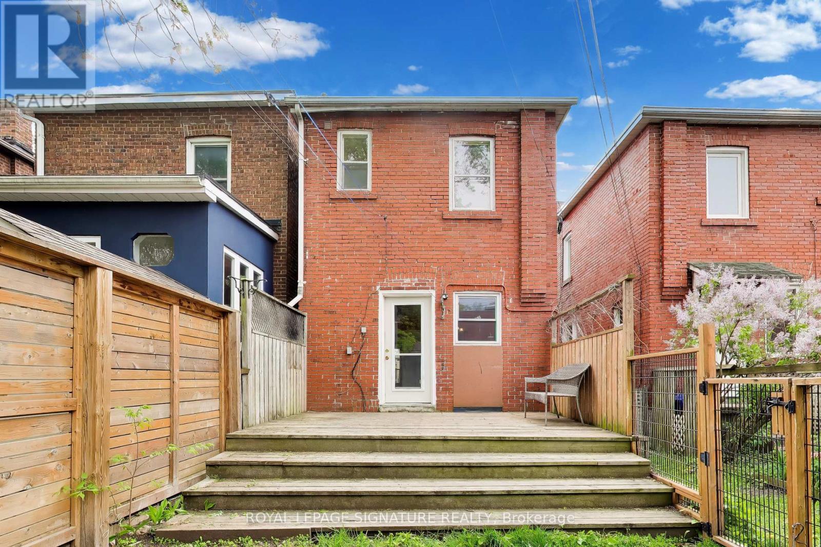 2102 Gerrard Street E, Toronto, Ontario  M4E 2B8 - Photo 22 - E13453176