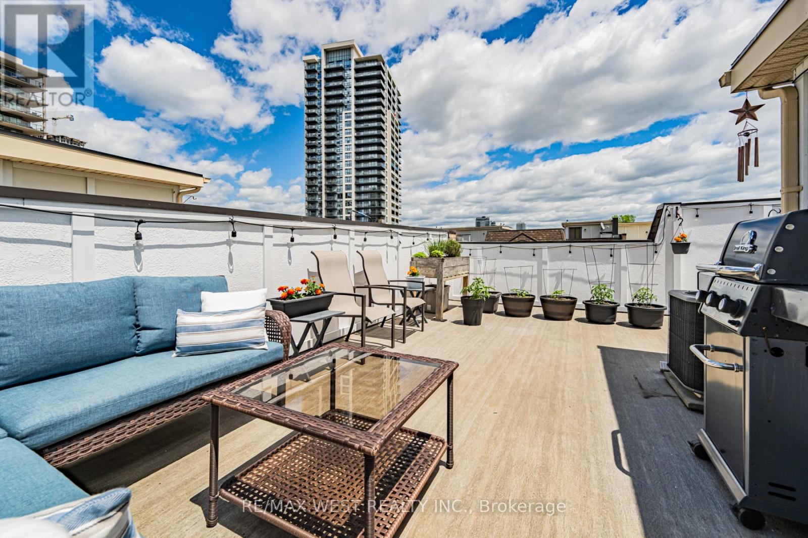 1250 St. Martins Drive, Pickering, Ontario  L1W 0A2 - Photo 11 - E13453196