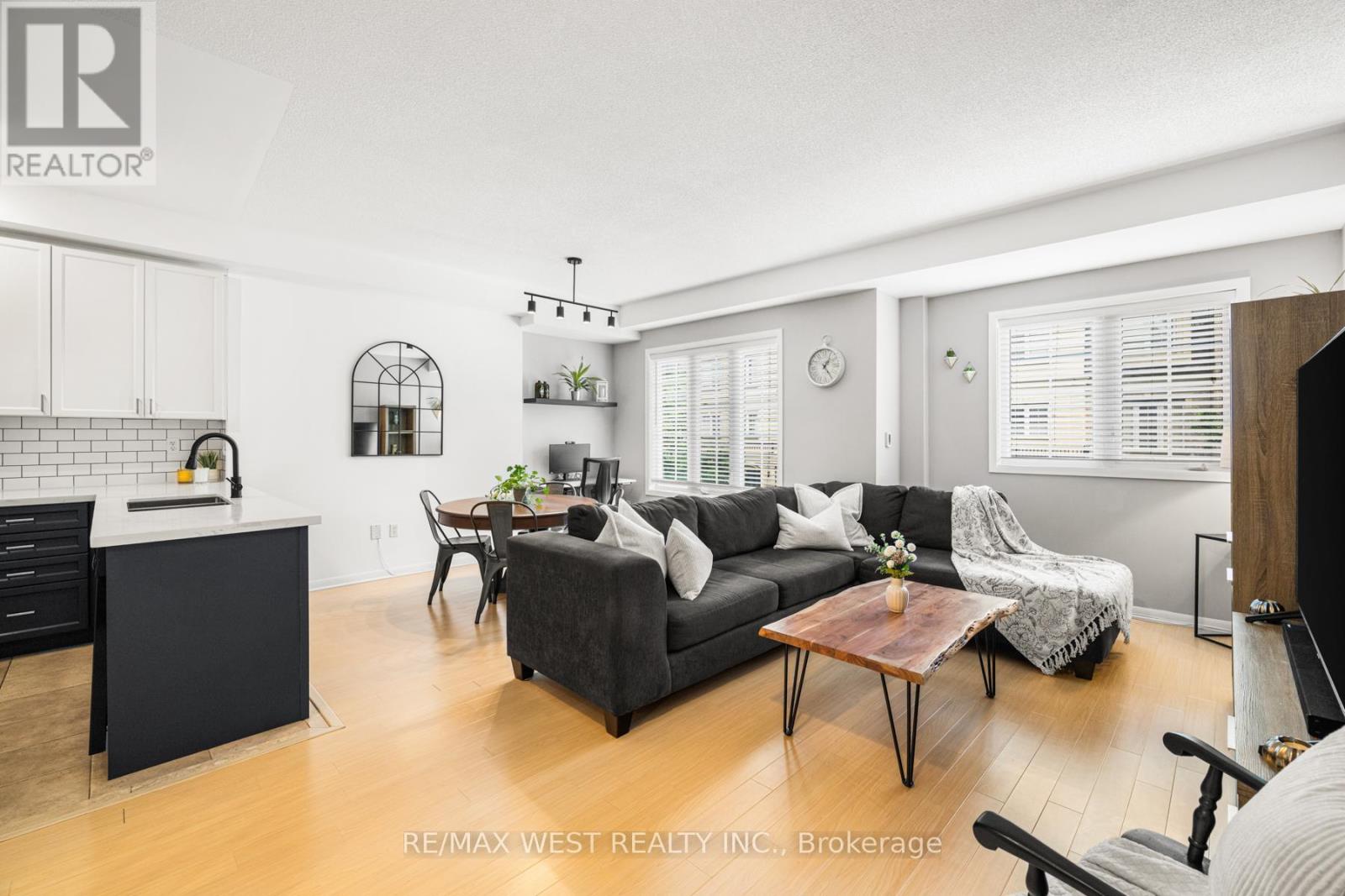 1250 St. Martins Drive, Pickering, Ontario  L1W 0A2 - Photo 4 - E13453196