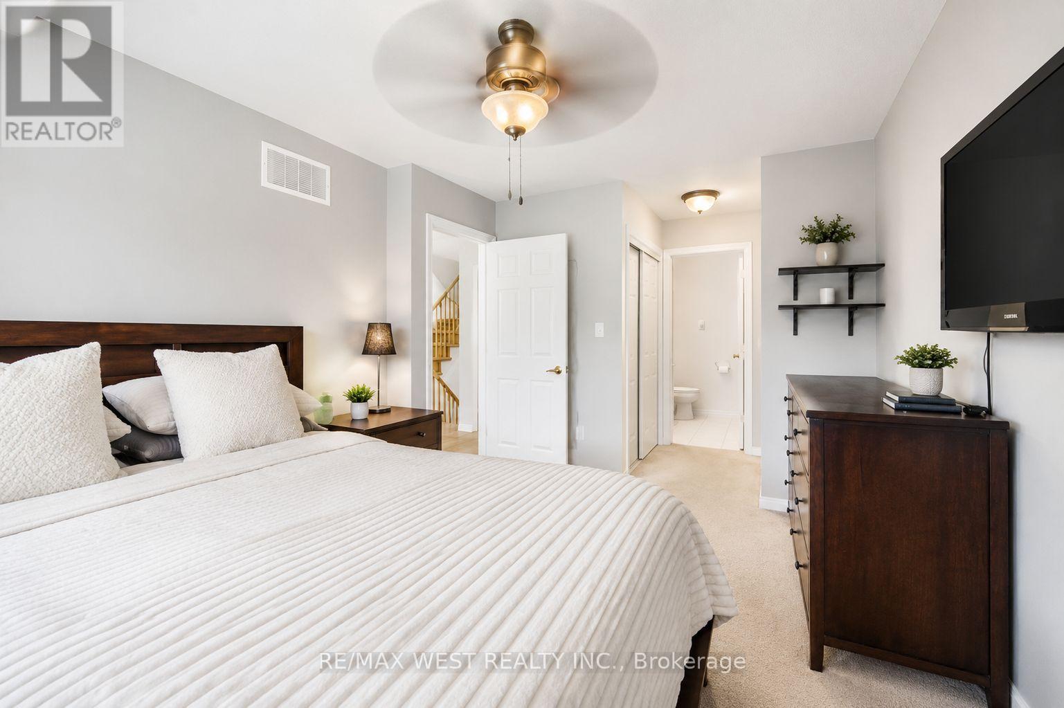 1250 St. Martins Drive, Pickering, Ontario  L1W 0A2 - Photo 9 - E13453196