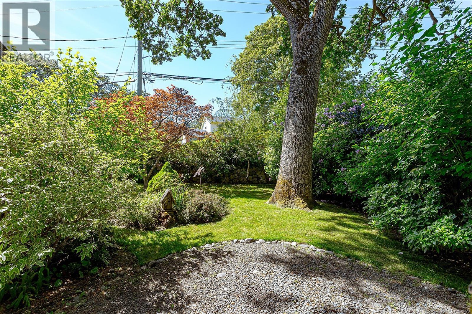 875 Richmond Rd, Victoria, British Columbia  V8S 3Z2 - Photo 51 - 1039473